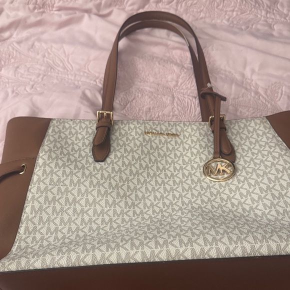 Michael Kors Tan and Cream Tote Bag - Picture 1 of 1